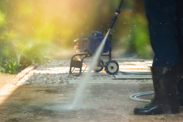 Best Gutter Cleaning  in Friendship Heights Village, MD